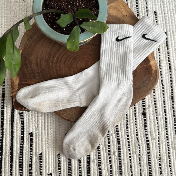 Nike - Picture 2 of 9